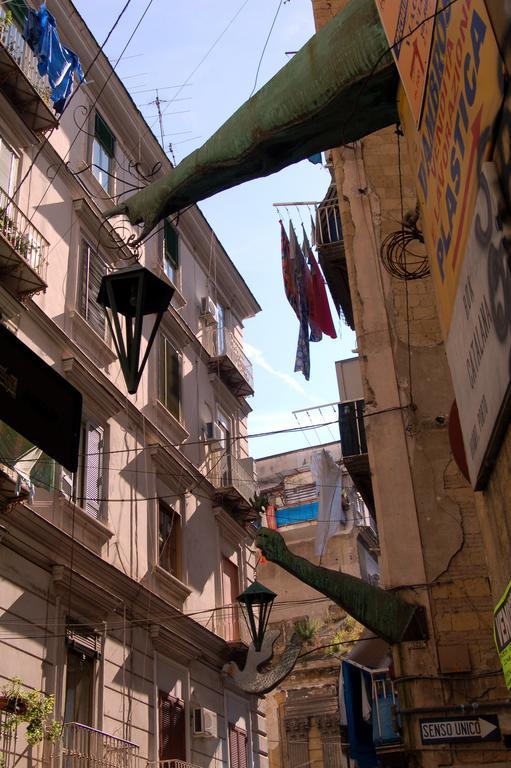 شقة La Fontana Di Rua Catalana نابولي المظهر الخارجي الصورة